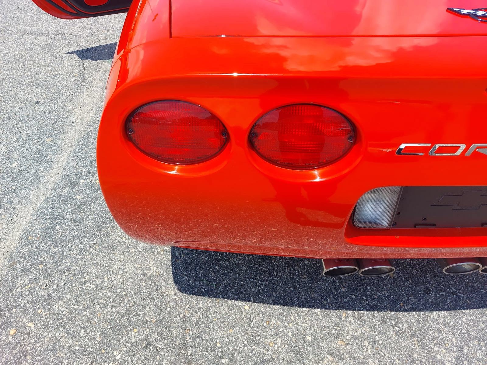 Used 2004 Chevrolet Corvette Coupe w/ Preferred Equipment Group RWD image 27