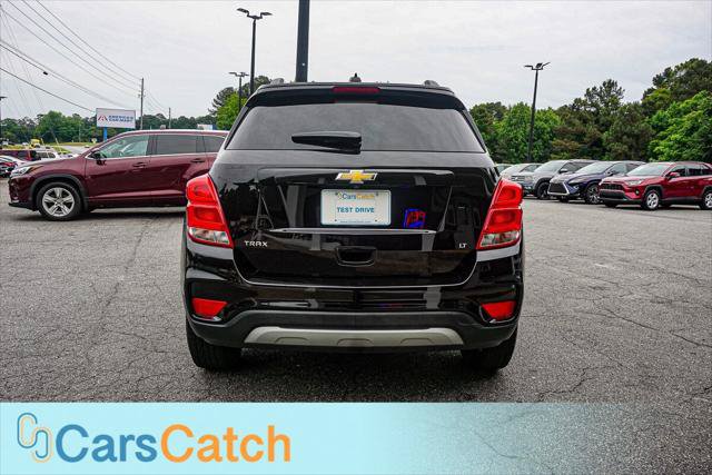 Used 2020 Chevrolet Trax LT w/ LT Convenience Package FWD image 14