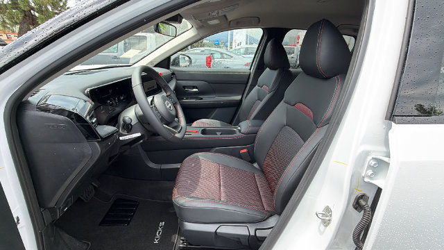 New 2026 Nissan Kicks SR AWD/4WD image 32
