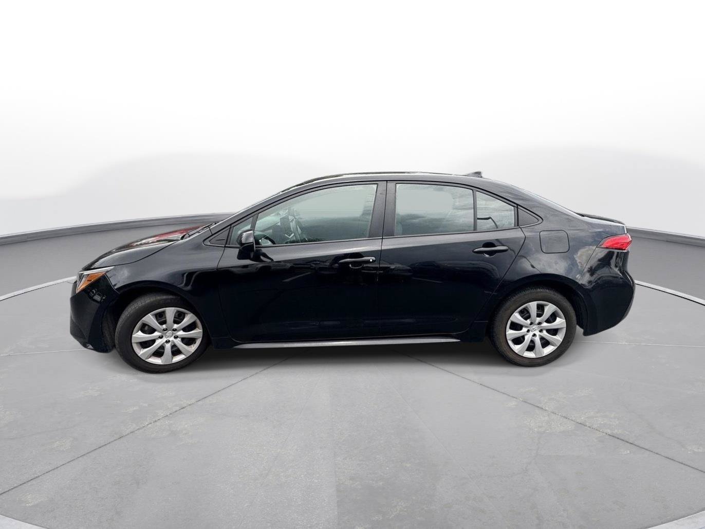Certified 2024 Toyota Corolla LE FWD image 9