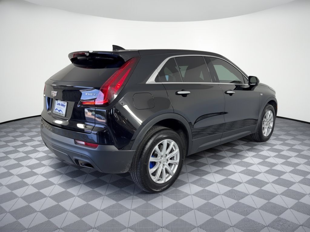 Used 2022 Cadillac XT4 Luxury w/ Cold Weather Package FWD image 9