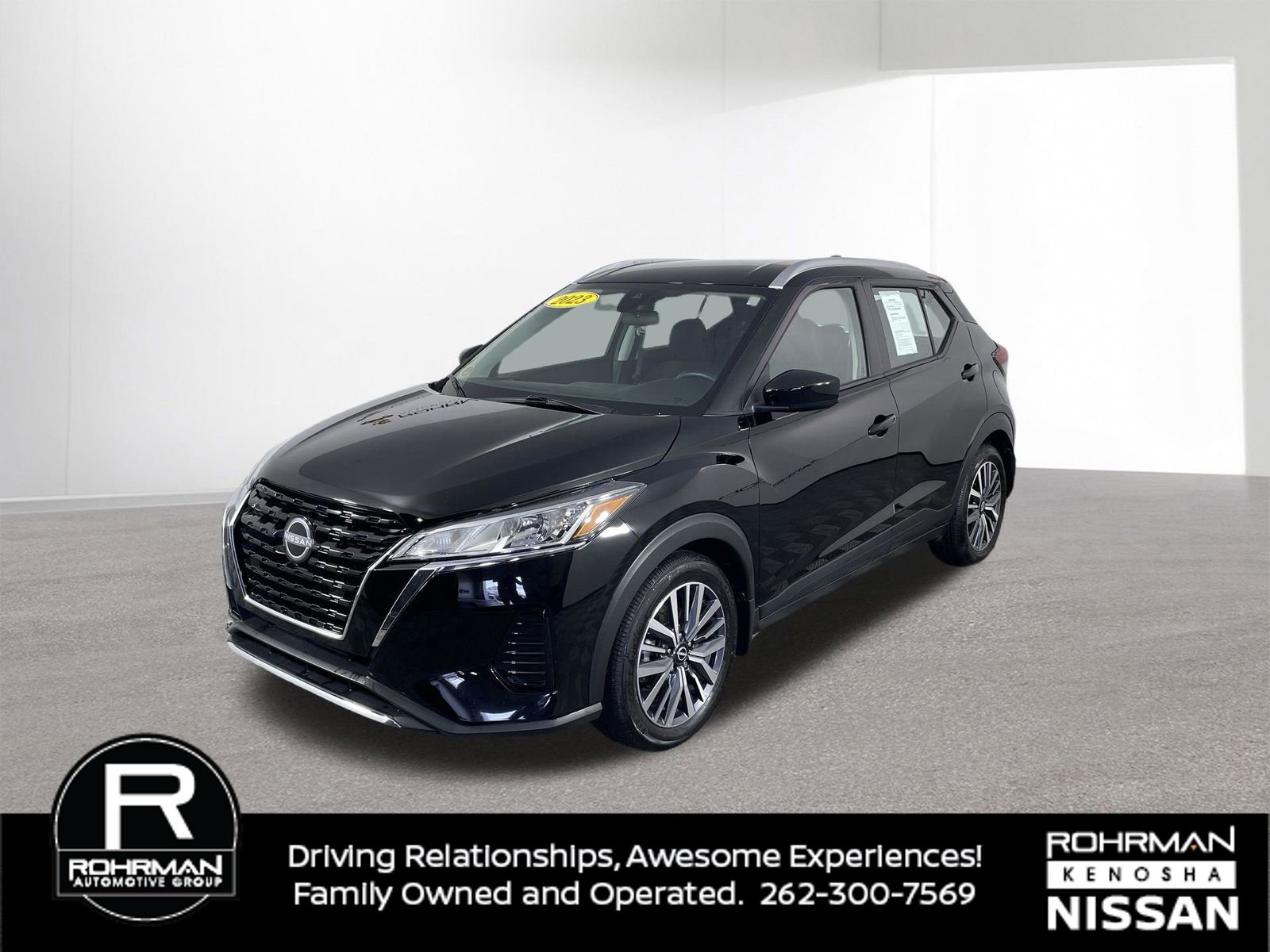 Used 2021 Nissan Kicks SV image 1