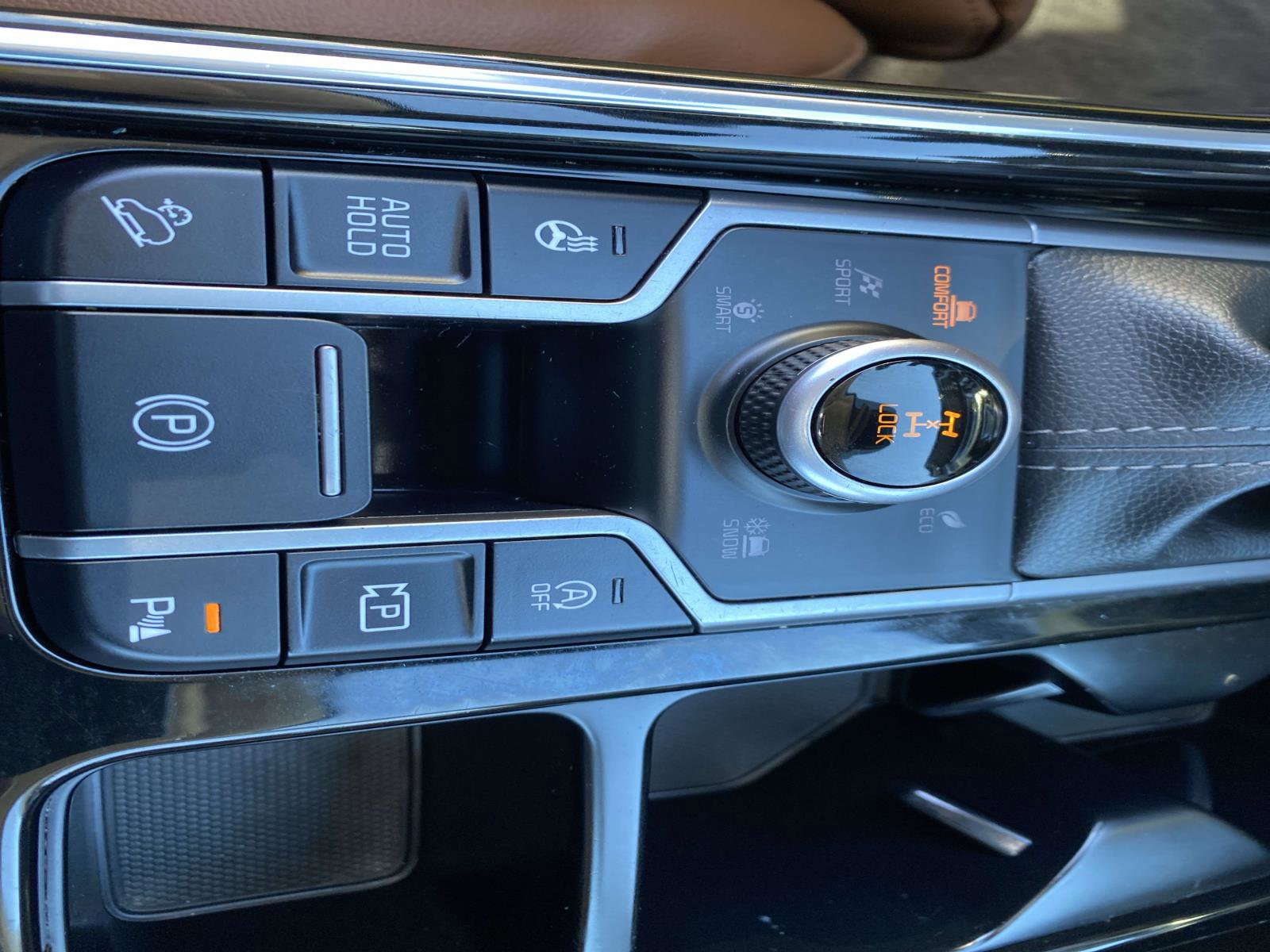 Used 2022 Kia Sorento SX Prestige w/ Rust Color Package image 16