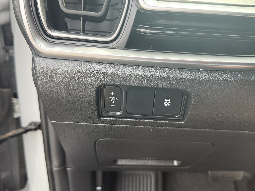 Used 2025 Kia Sorento S w/ Panoramic Sunroof Package FWD image 19