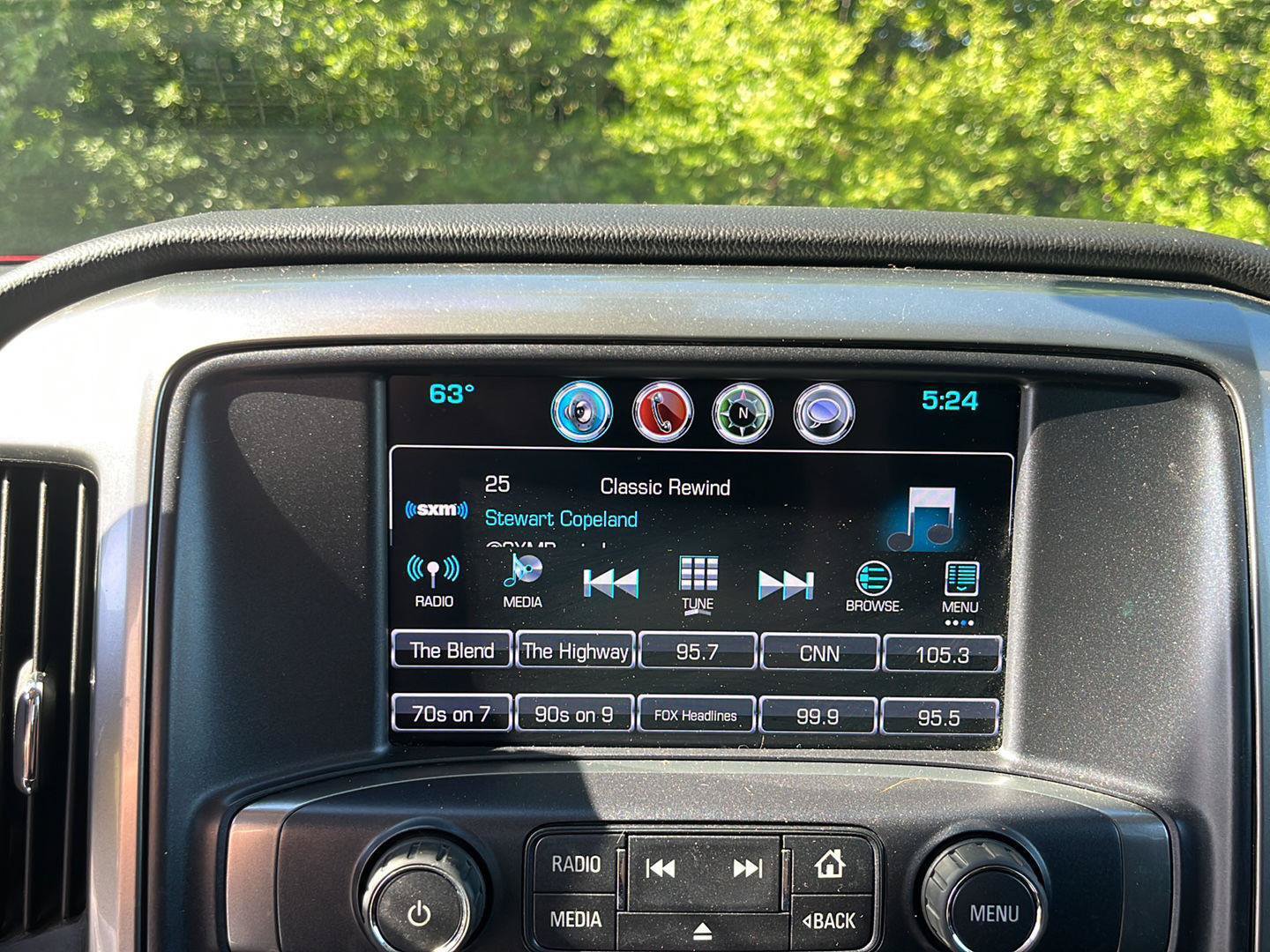 Used 2018 Chevrolet Silverado 1500 LT w/ All Star Edition AWD/4WD image 16