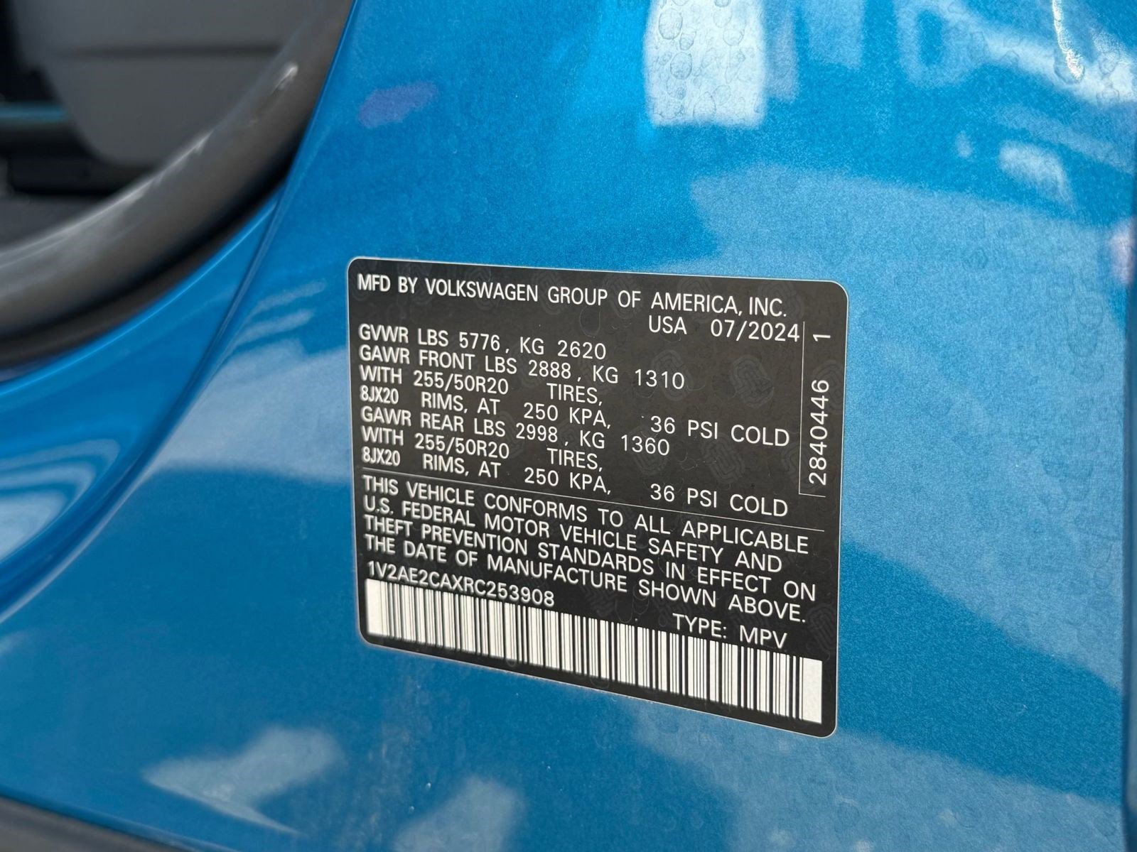 Certified 2024 Volkswagen Atlas Cross Sport SEL R-Line image 18