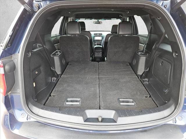Used 2017 Ford Explorer XLT w/ Equipment Group 202A image 7