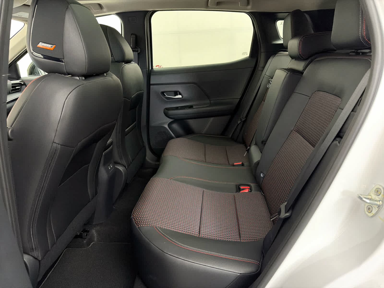 New 2026 Nissan Kicks SR w/ SR Premium Package FWD image 16