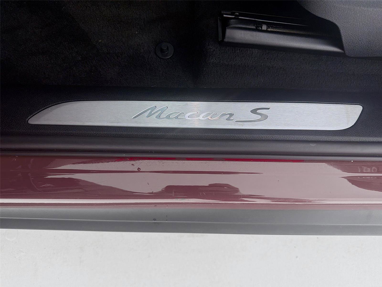 Certified 2023 Porsche Macan S AWD/4WD image 10