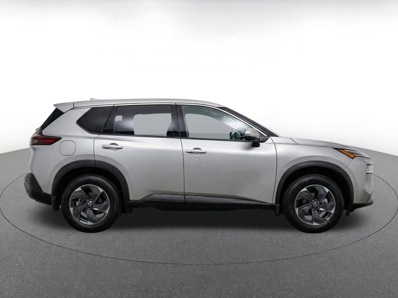 Used 2025 Nissan Rogue SV FWD image 14