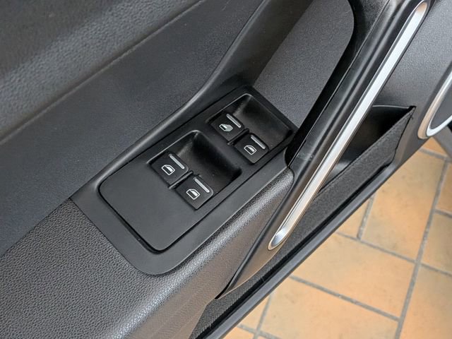 Used 2019 Volkswagen Beetle 2.0T SE image 18