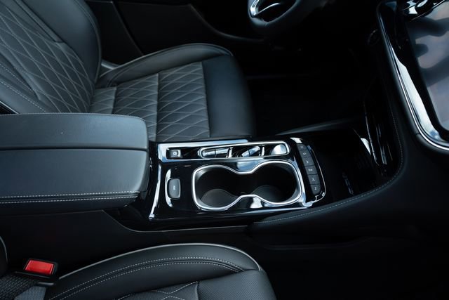 Used 2023 Buick Envision Avenir AWD/4WD image 26