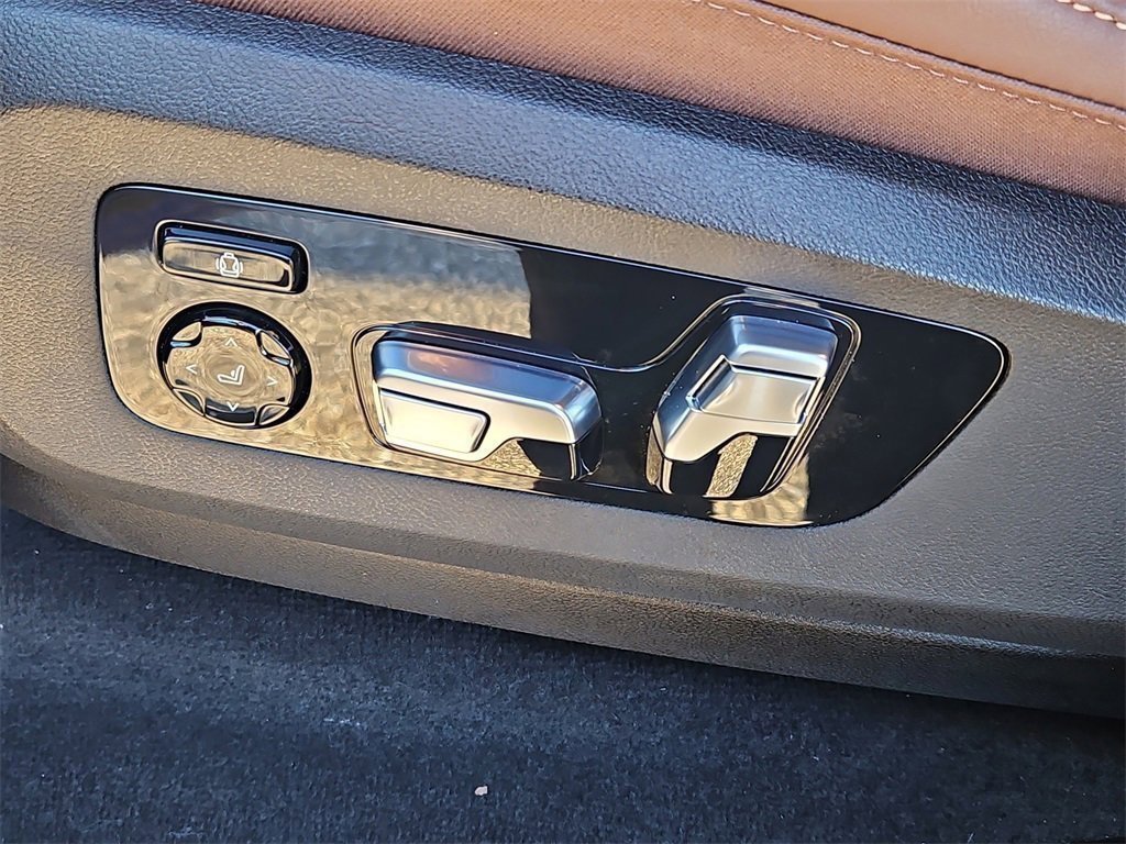 Used 2024 BMW X5 M60i w/ Executive Package image 27