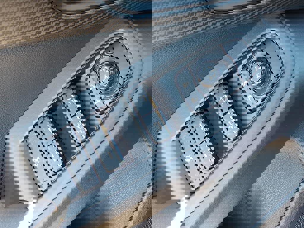 Certified 2025 Subaru Crosstrek 2.0i Premium w/ Convenience Package #2 image 23