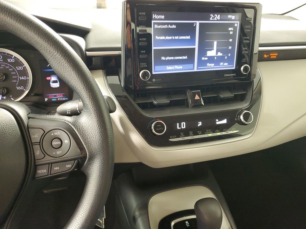 Used 2022 Toyota Corolla LE image 16