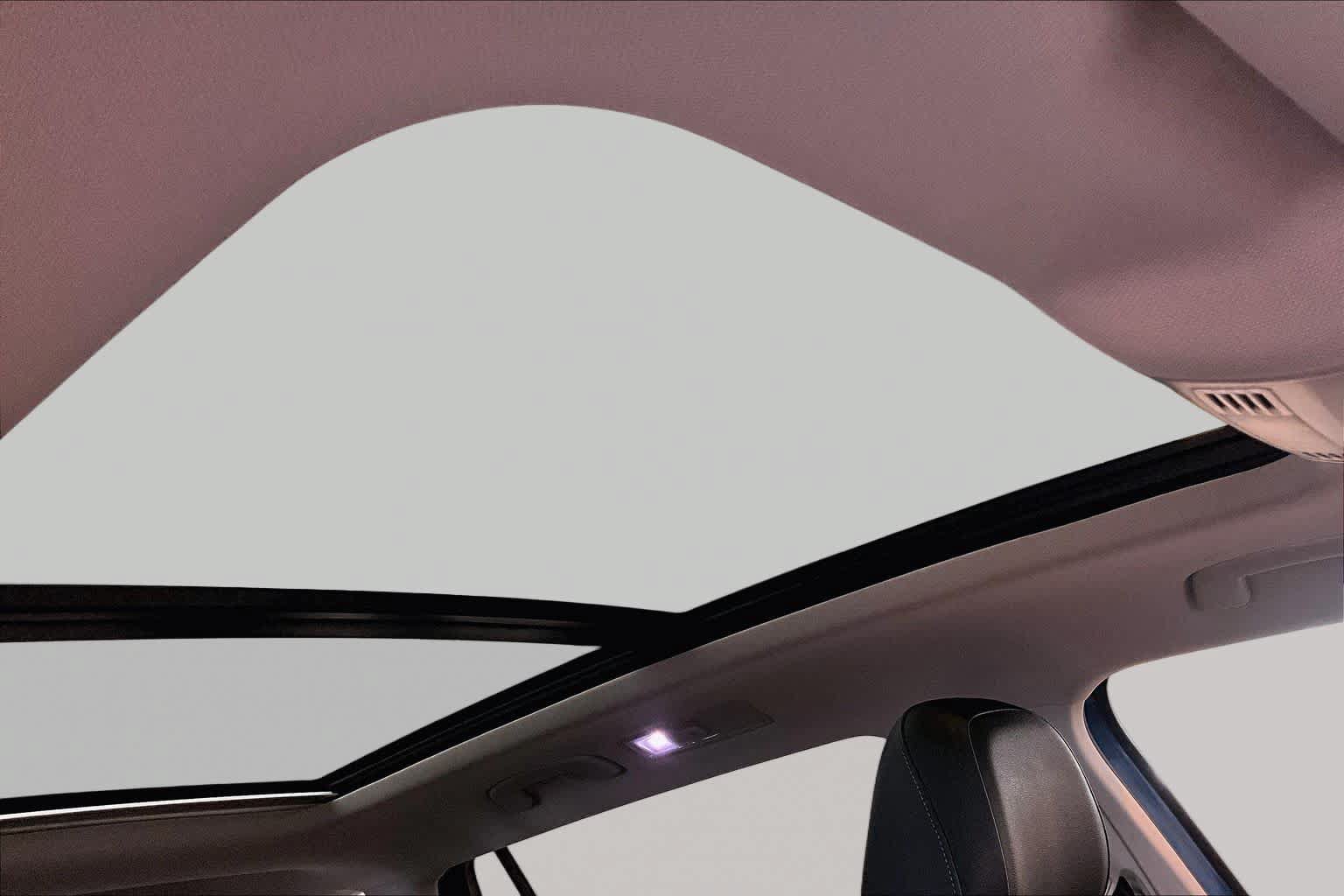 Used 2019 Volkswagen Tiguan SE w/ Panoramic Sunroof Package FWD image 13