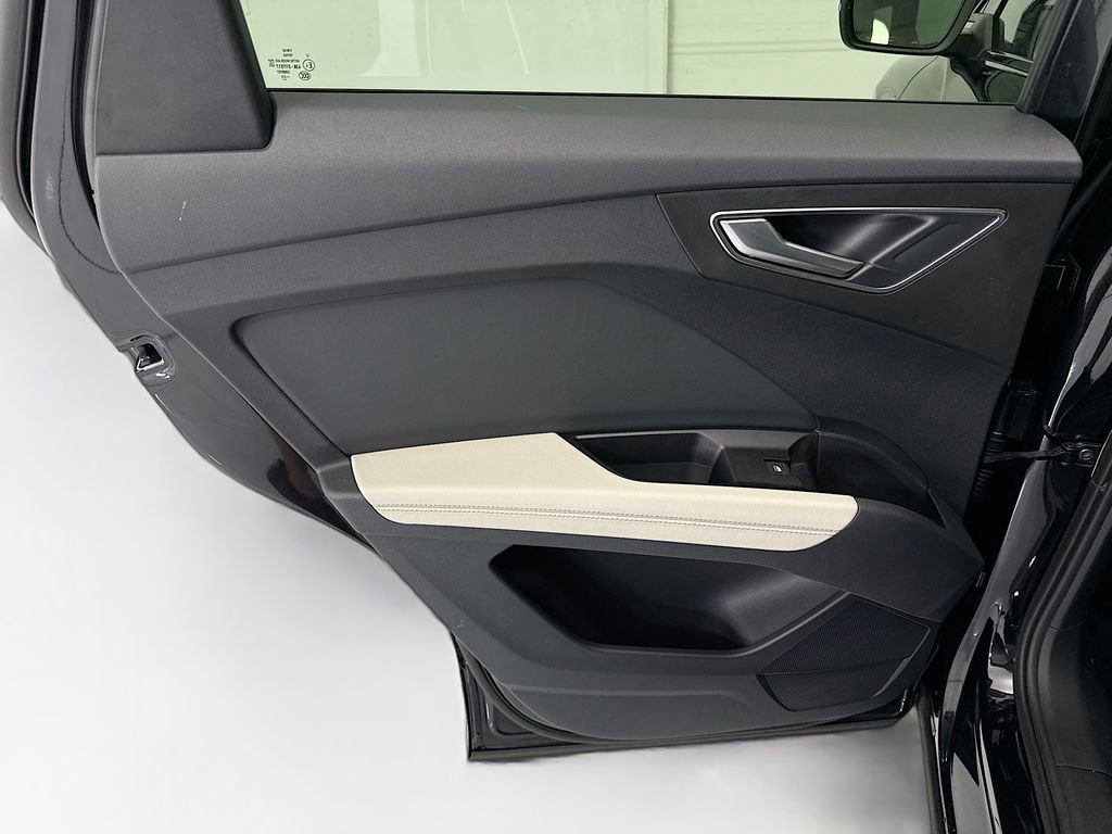 Used 2024 Audi Q4 e-tron Premium w/ Convenience Package image 24