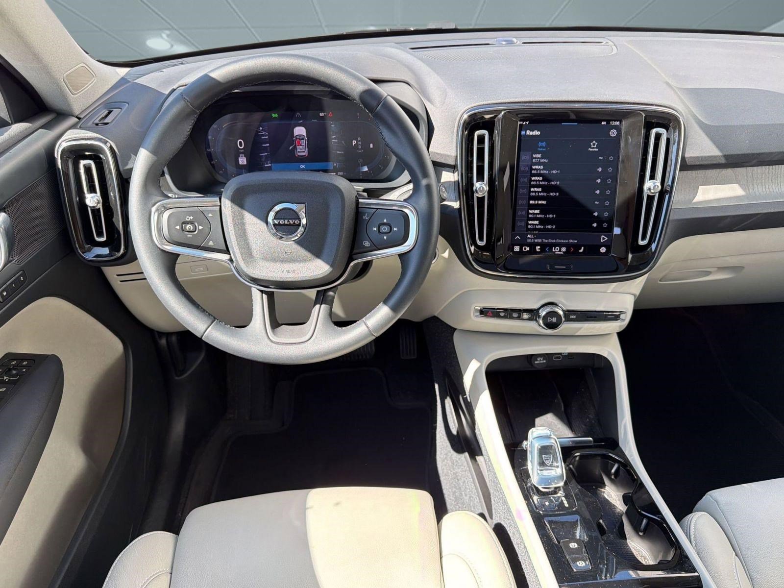 Certified 2023 Volvo XC40 B5 Plus w/ Protection Package Premier image 27