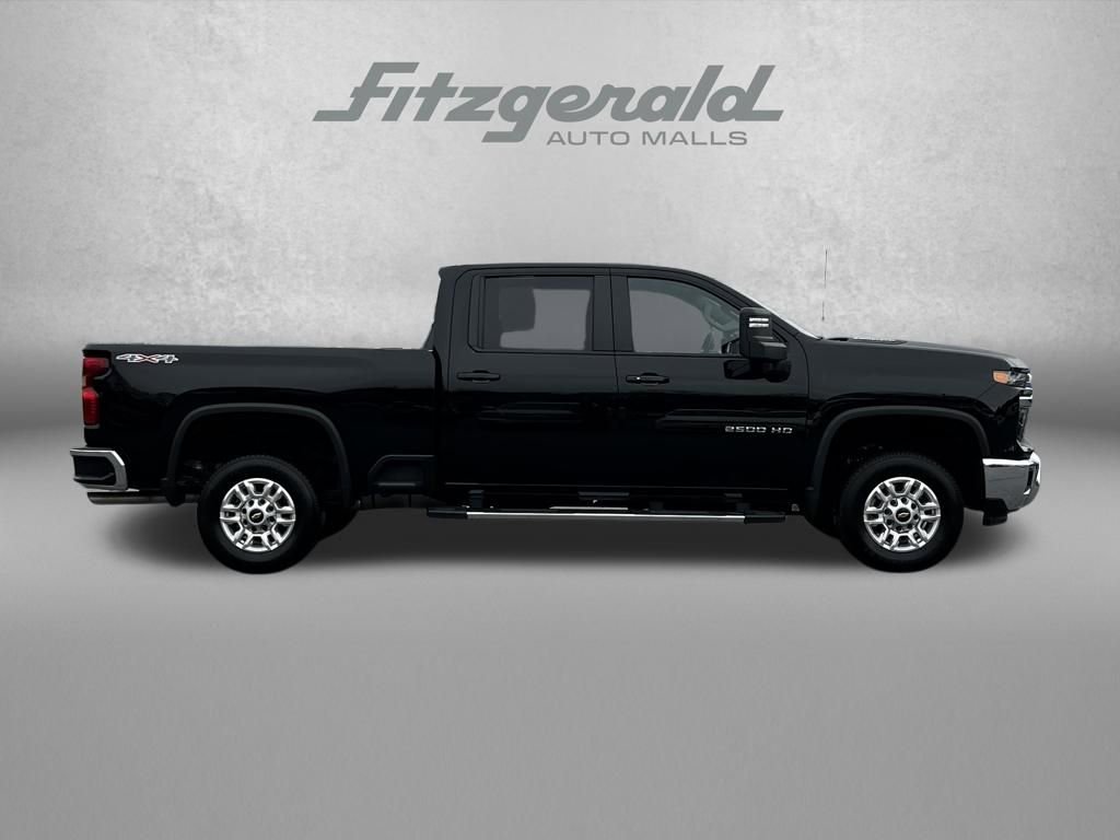 Used 2025 Chevrolet Silverado 2500 LT w/ Convenience Package AWD/4WD image 3