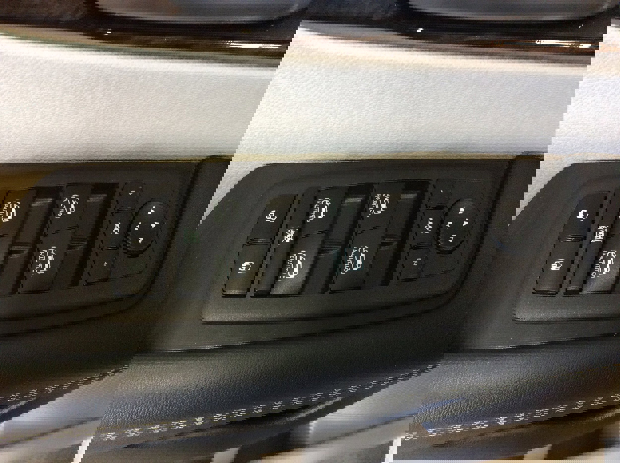 Used 2024 Chrysler Pacifica Limited w/ Trailer Tow Group image 14