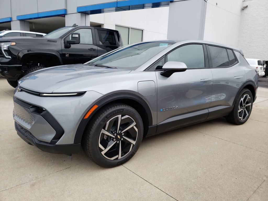 New 2026 Chevrolet Equinox EV LT image 2