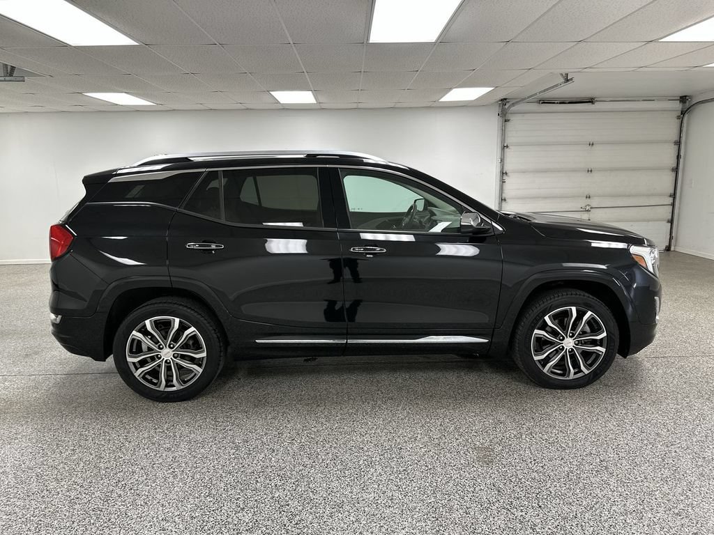 Used 2018 GMC Terrain Denali w/ Advanced Safety Package AWD/4WD image 9