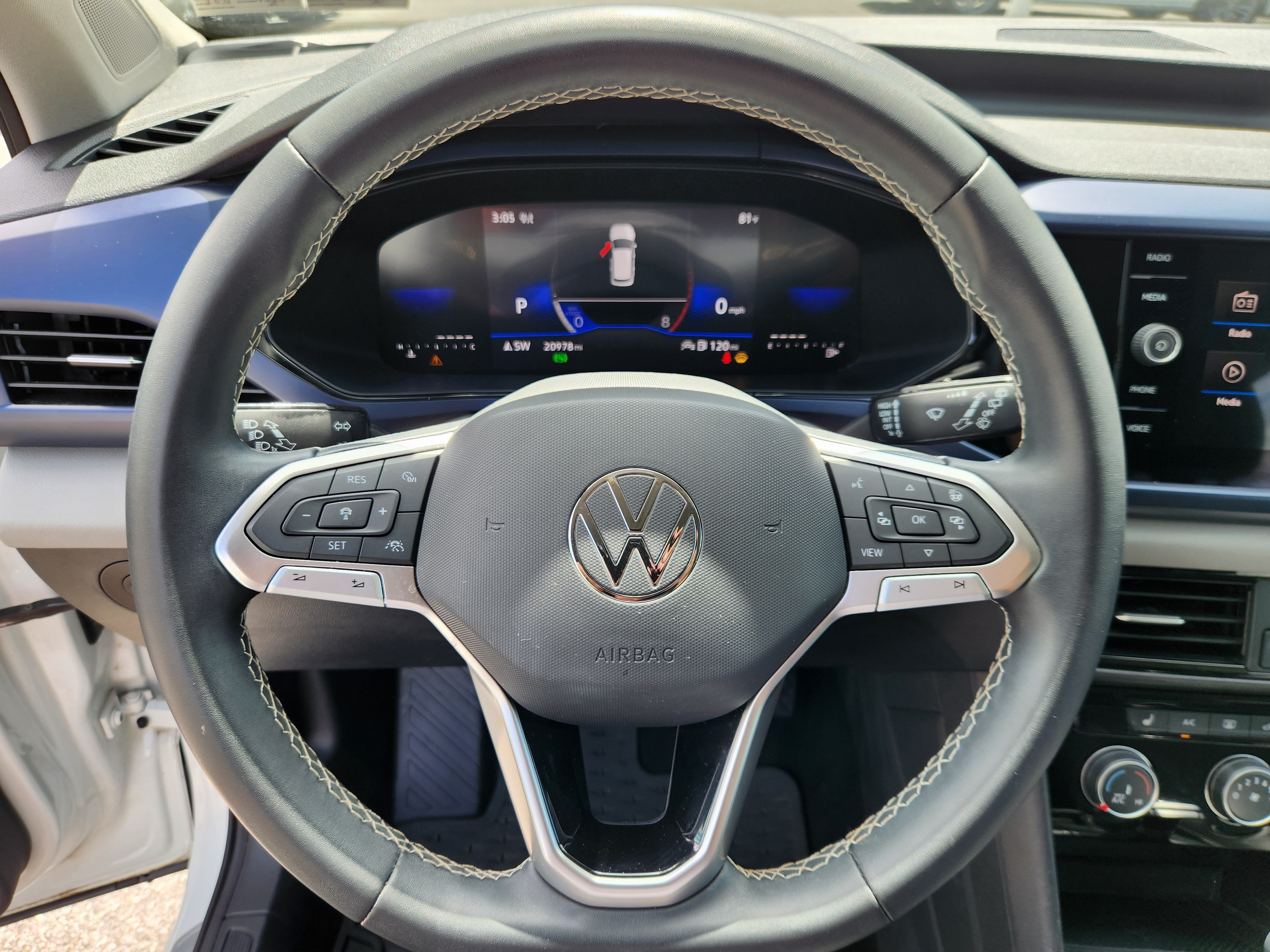 Used 2023 Volkswagen Taos SE AWD/4WD image 9