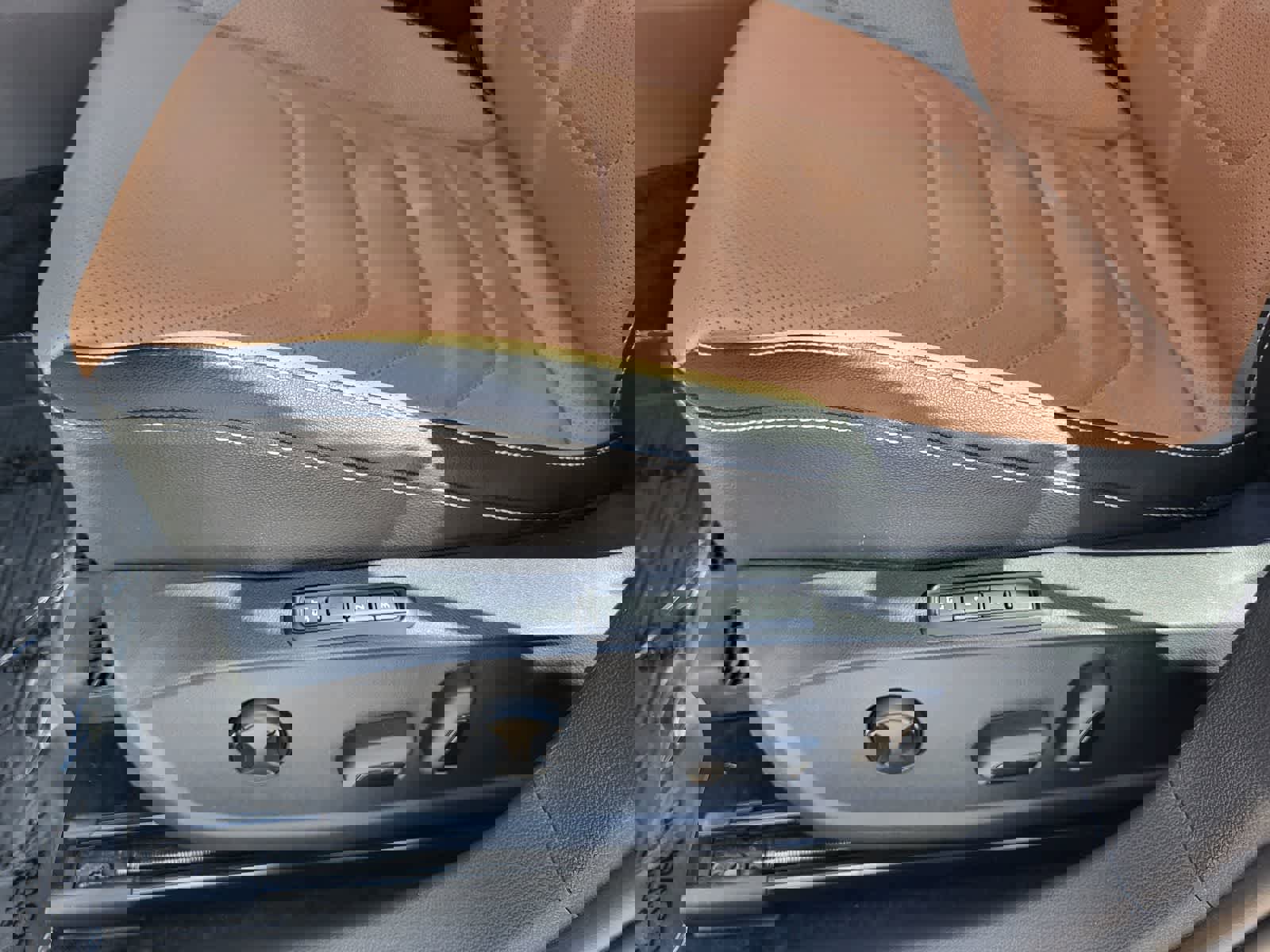 Used 2024 Volkswagen Jetta SEL image 12