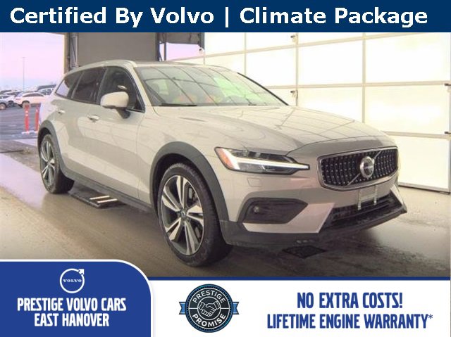Certified 2025 Volvo V60 B5 Cross Country Plus image 1