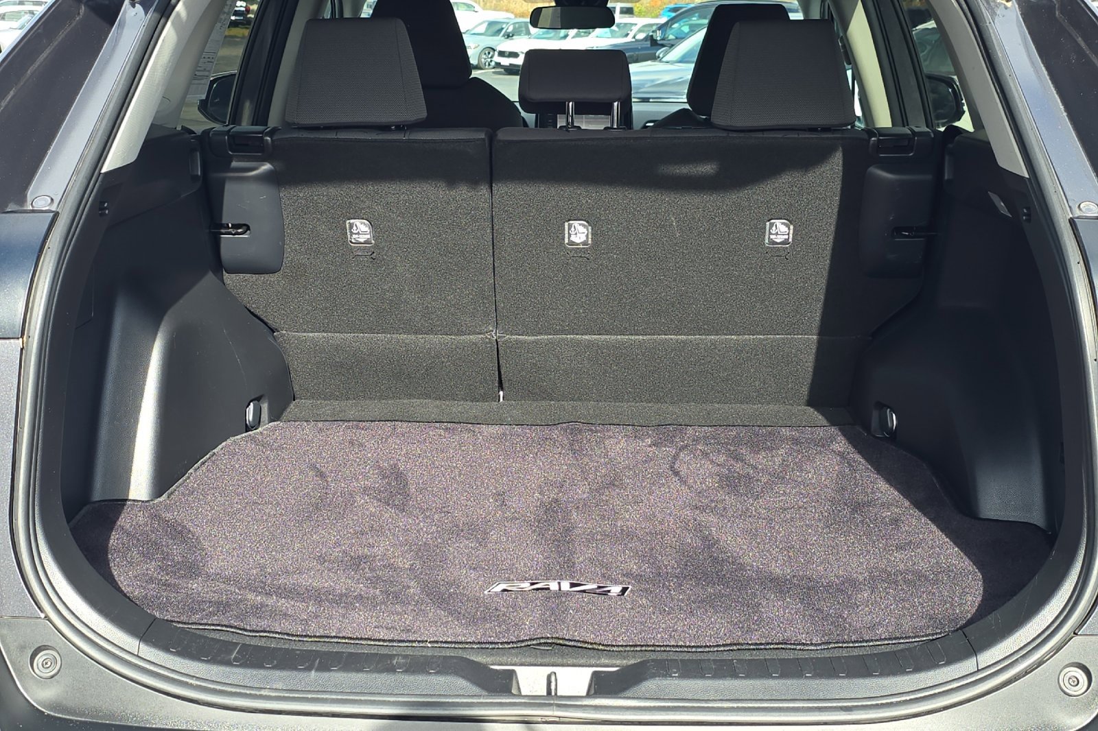 Used 2021 Toyota RAV4 XLE image 14