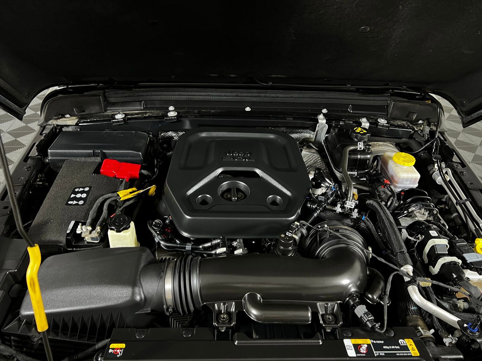 Used 2024 Jeep Wrangler Sport S image 9