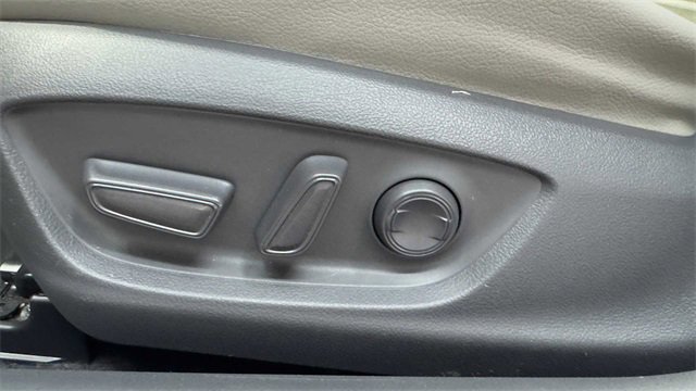 Used 2021 Toyota Camry SE w/ Convenience Package image 21