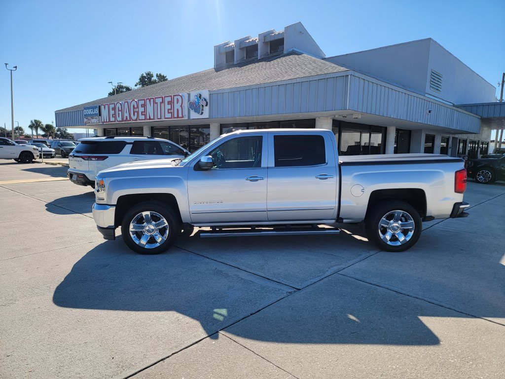 Used 2018 Chevrolet Silverado 1500 LTZ RWD image 2