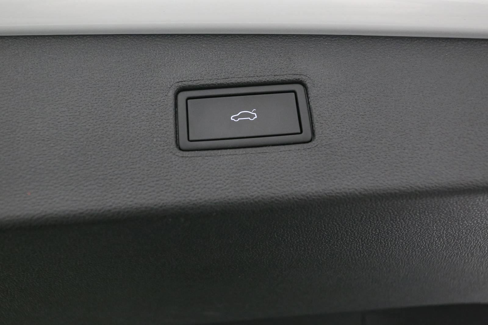 Used 2024 Volkswagen Tiguan SEL R-Line AWD/4WD image 17