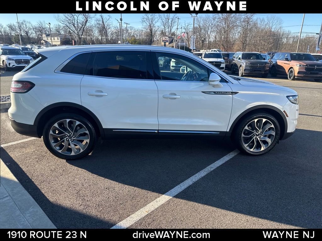 Certified 2021 Lincoln Nautilus Reserve AWD/4WD image 8