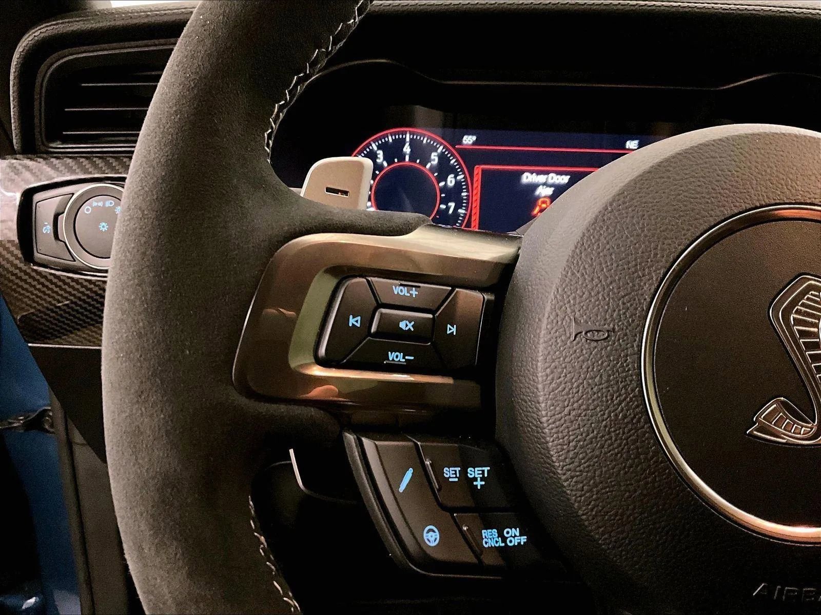 Used 2020 Ford Mustang Shelby GT500 w/ Carbon Fiber Track Pack RWD image 17