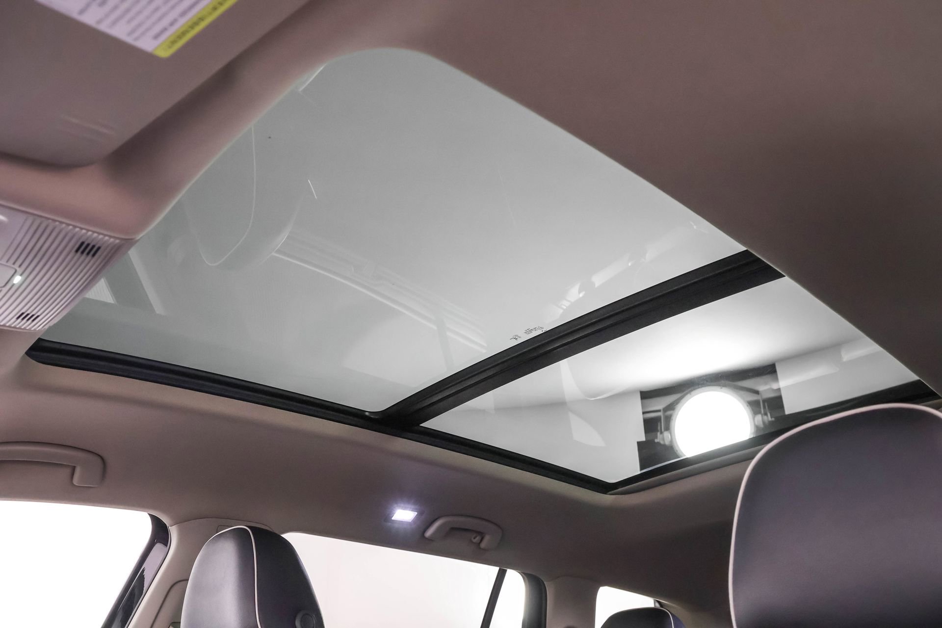 Used 2024 Volkswagen Atlas SEL Premium R-Line image 13