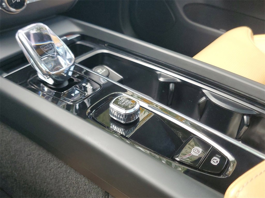 Certified 2024 Volvo XC60 B5 Ultimate AWD/4WD image 29