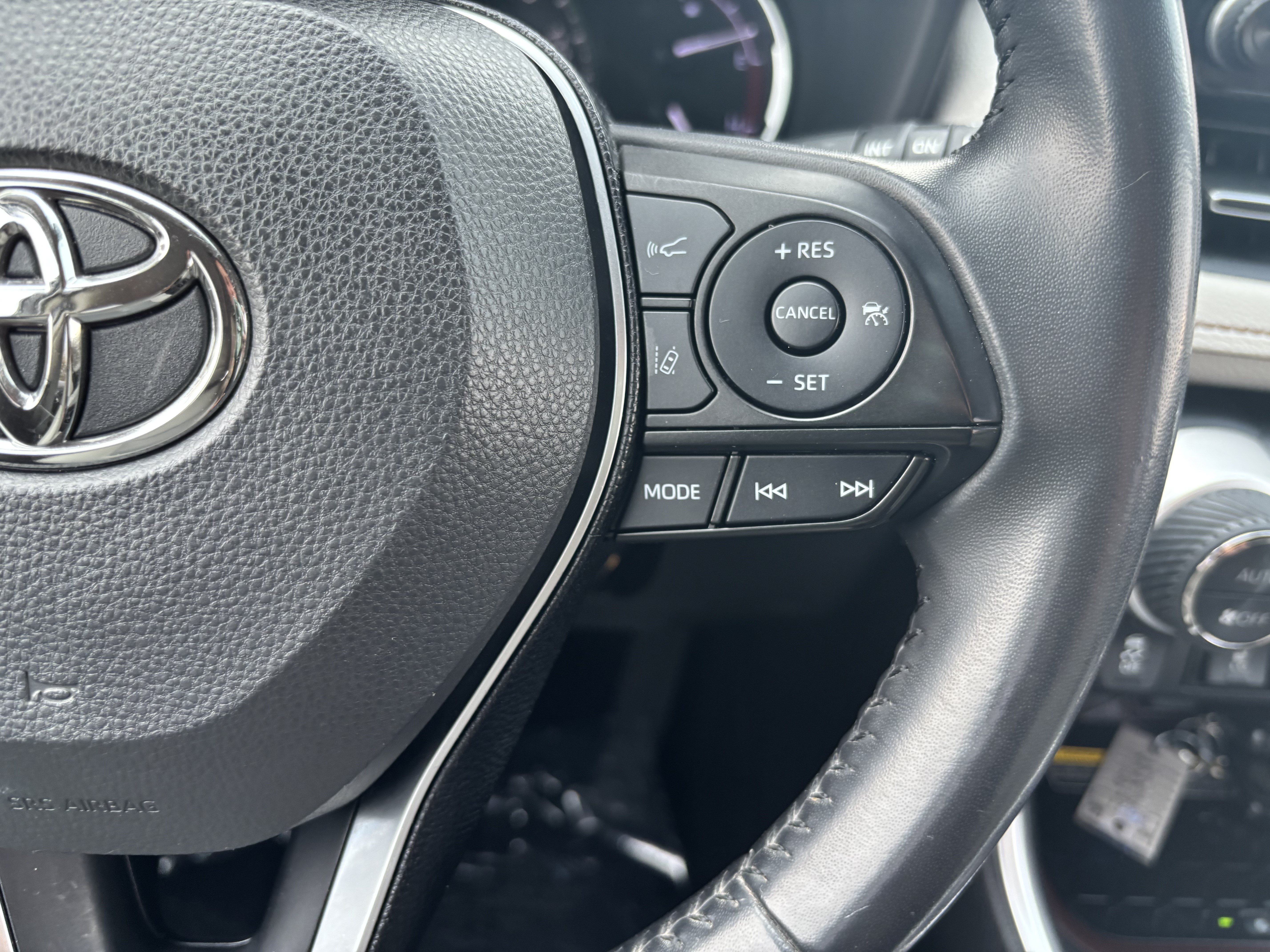 Used 2019 Toyota RAV4 Limited w/ Advanced Technology Package AWD/4WD image 15