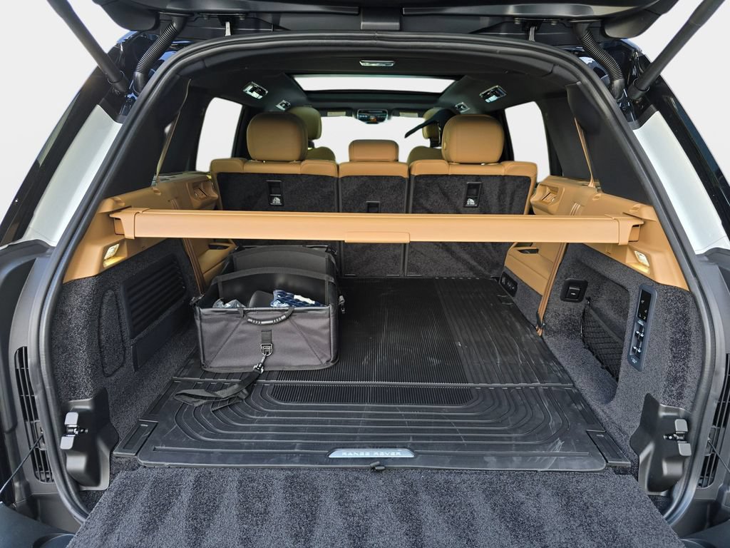 New 2026 Land Rover Range Rover Long Wheelbase SE AWD/4WD image 12