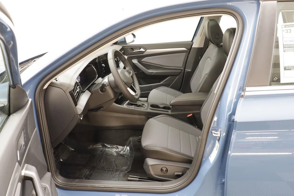 New 2026 Volkswagen Jetta SE FWD image 7