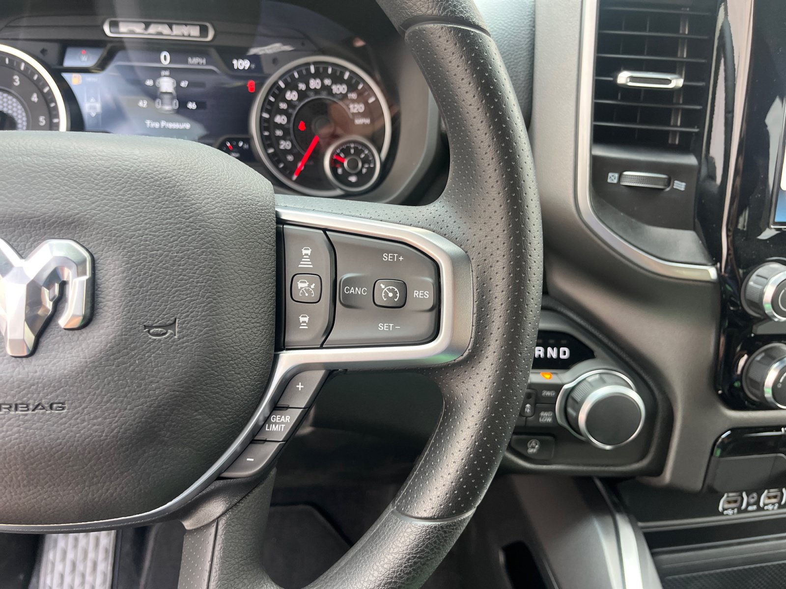 New 2026 RAM 1500 Express AWD/4WD image 14