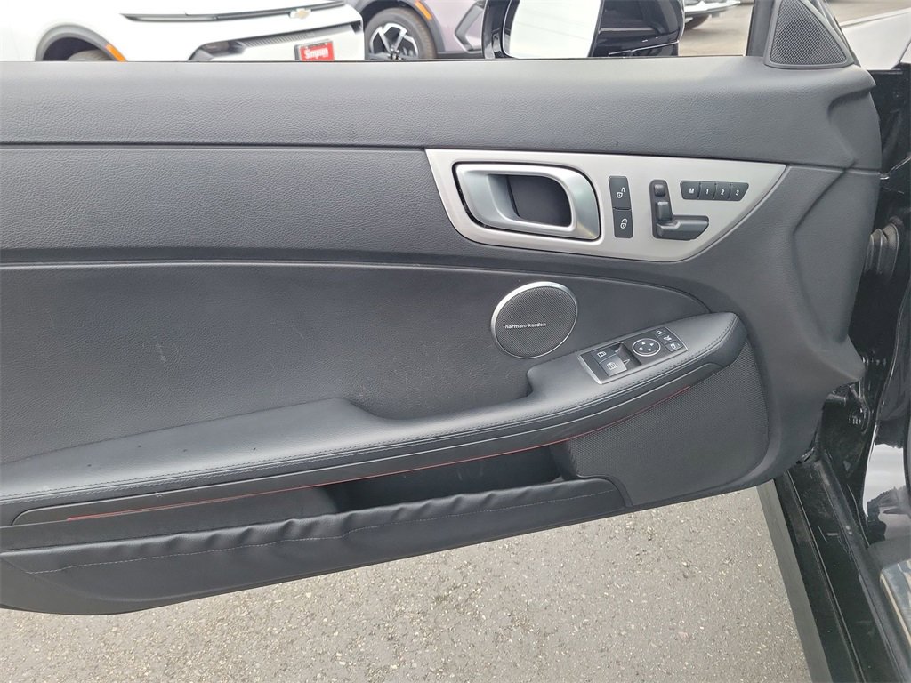Used 2016 Mercedes-Benz SLK 300 image 19