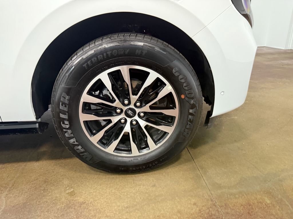 Used 2025 Ford Expedition Max Platinum image 92