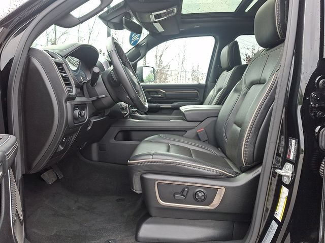 Used 2020 RAM 1500 Limited w/ Black Appearance Package AWD/4WD image 15