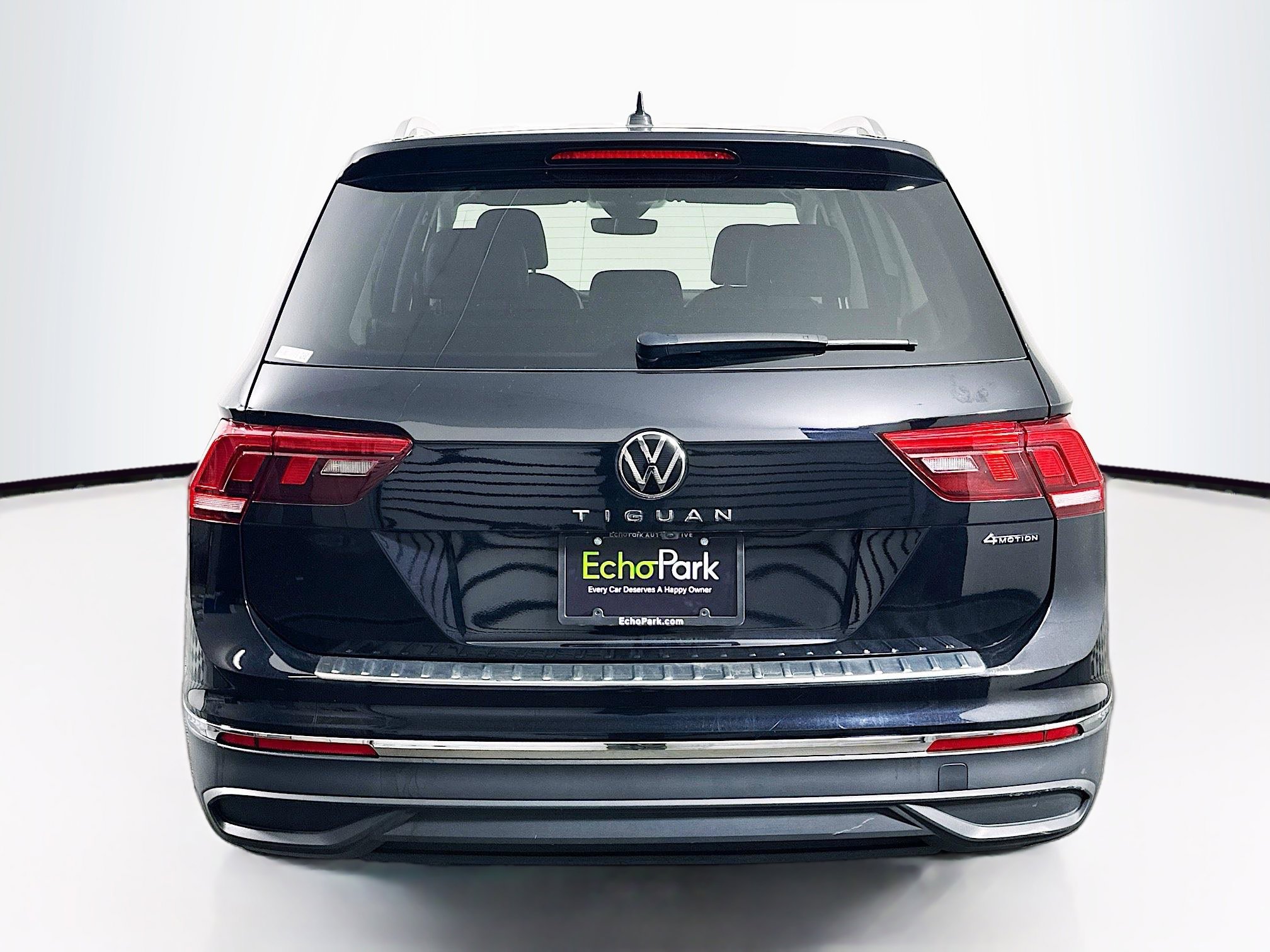 Used 2024 Volkswagen Tiguan Wolfsburg Edition image 7