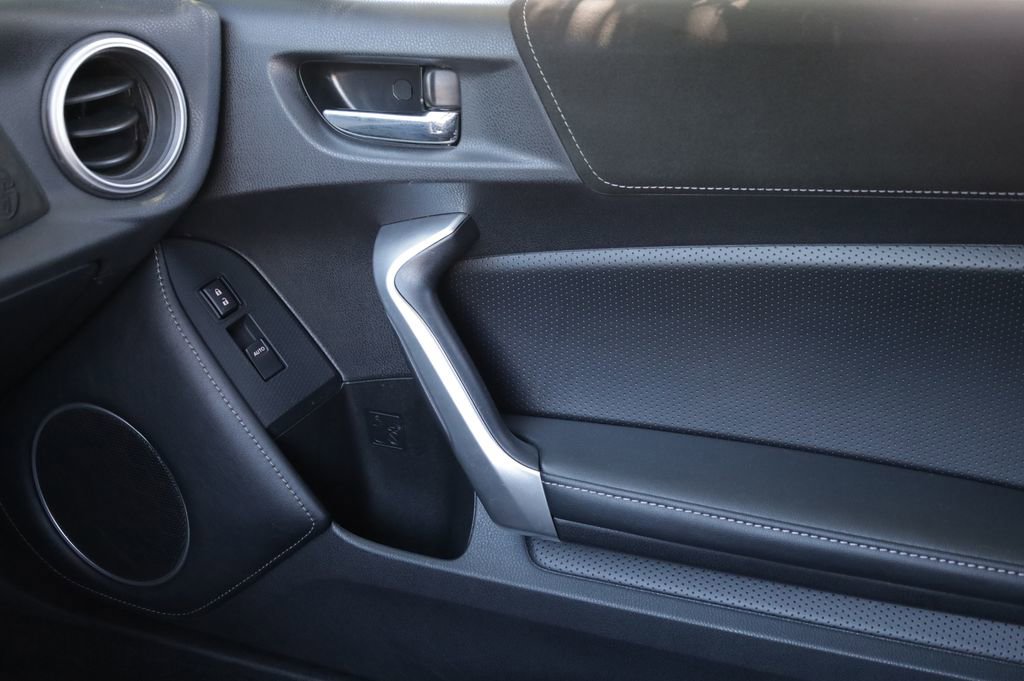 Used 2020 Toyota 86 image 12