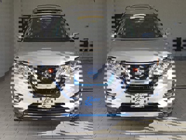 Used 2019 Nissan Rogue SL w/ Premium Package image 2