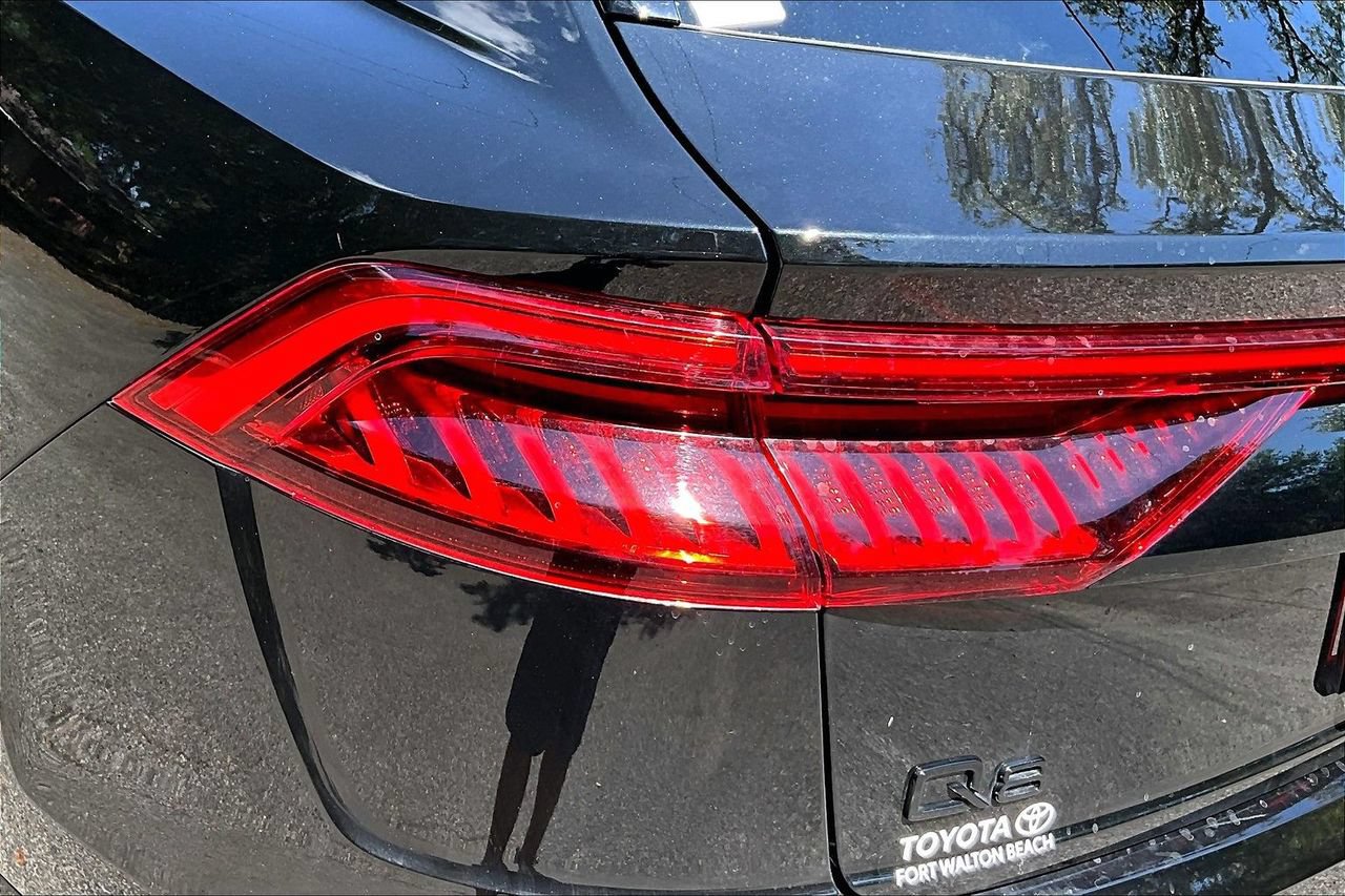 Used 2023 Audi Q8 Premium Plus AWD/4WD image 20