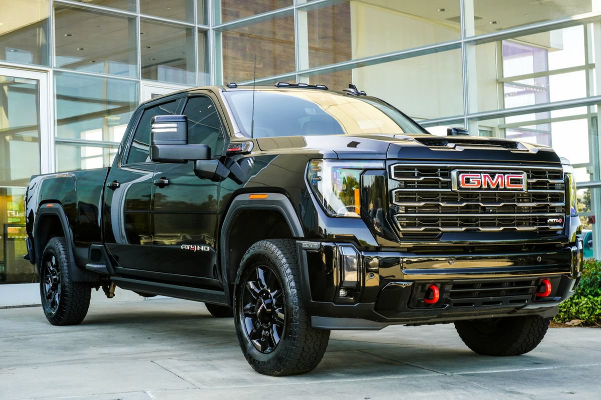 Used 2024 GMC Sierra 2500 AT4 w/ AT4 Premium Plus Package AWD/4WD image 4